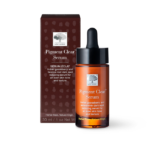 New Nordic Pigment Clear™ Serum met hyaluronzuur en plantenextracten, helpt de huid te verhelderen en egaliseren.