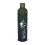 Groene drinkfles met tekst Stay close to nature op transparante achtergrond.